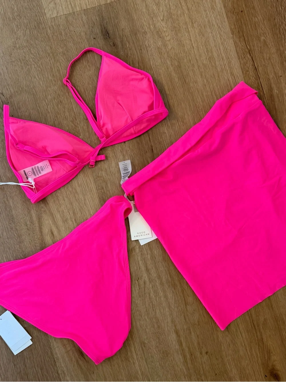 GOOD AMERICAN Women's Neon Pink Bikini Set with Matching Sarong